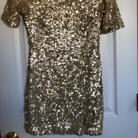 Gold sequin mini dress - Picture 2 of 5